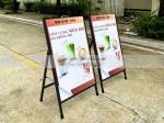 Standee chữ A 1 mặt: Vì sao ngày càng nhiều doanh nghiệp lựa chọn?